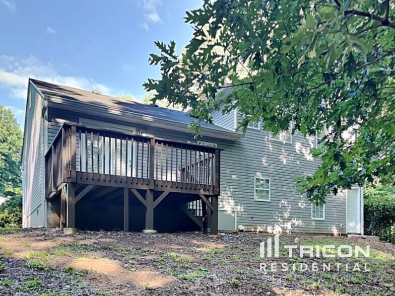 Building Photo - 699 Creek Stone Dr
