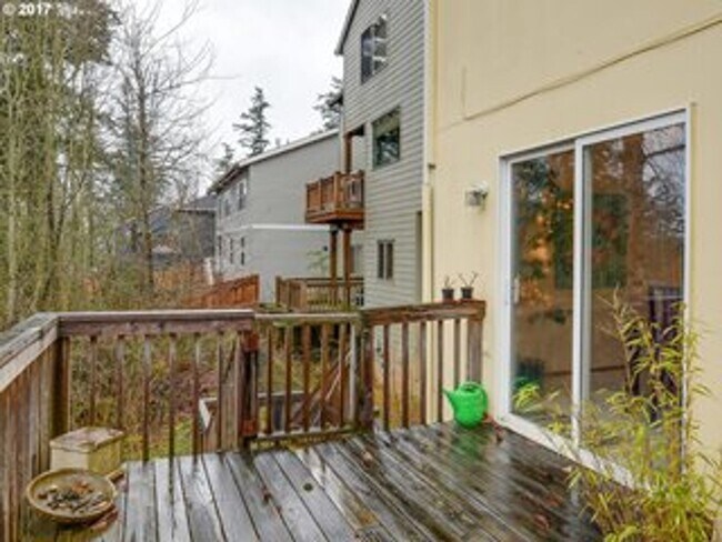 Building Photo - 9505 SW 47th Ave