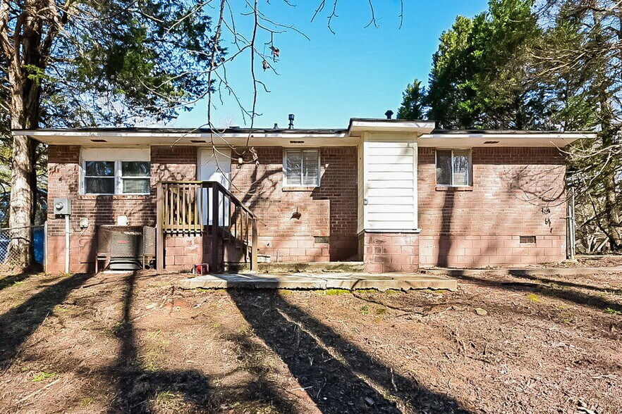 Building Photo - 10192 Port Royal Ct