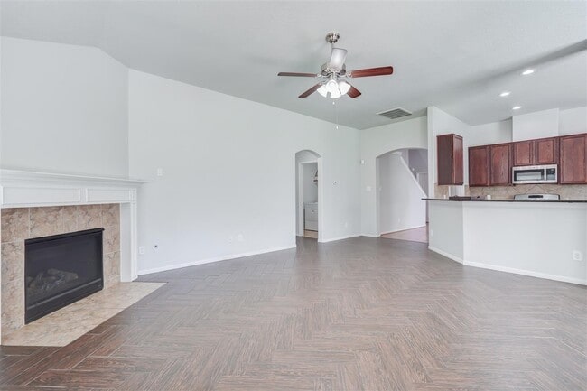 Building Photo - 18823 Elm Square Ct