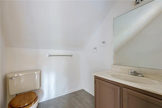 Building Photo - 805 Arbor Hill Dr