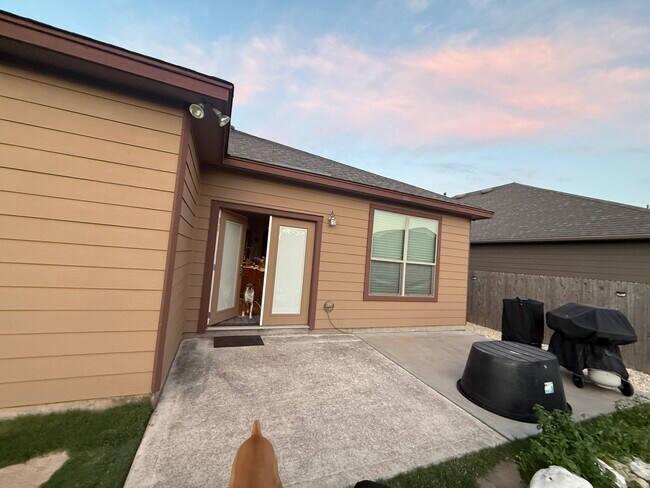 Building Photo - 6136 Mantalcino Dr