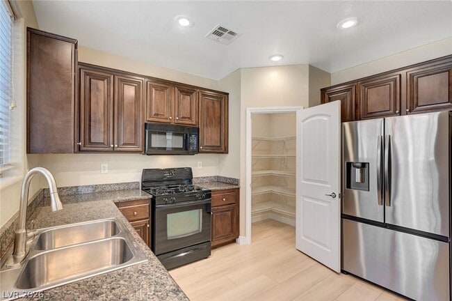 Building Photo - 5385 Bristol Bend Ct