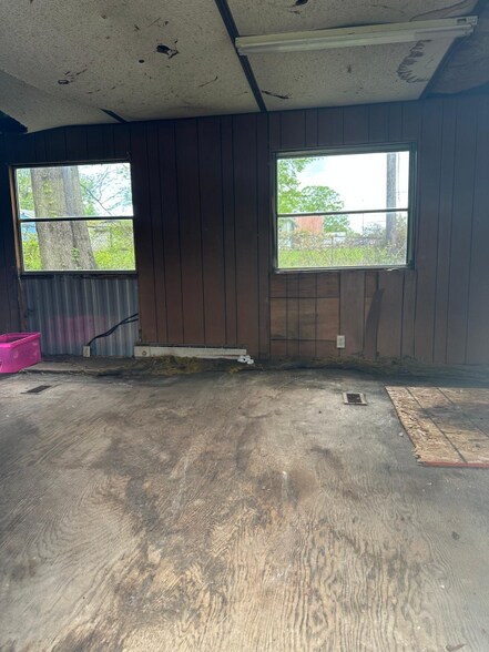 Building Photo - 212 Stacey Tucker Cir