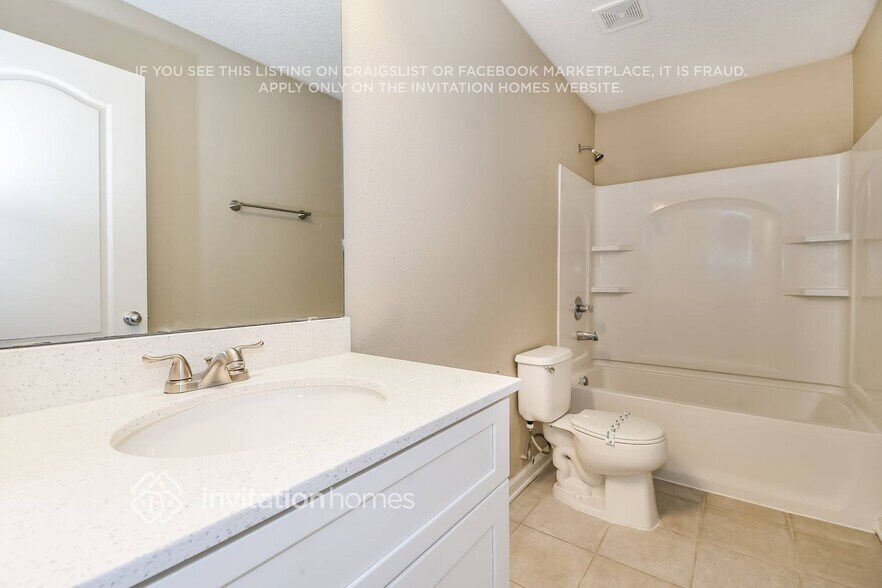 Building Photo - 12192 Pebble Point Dr W