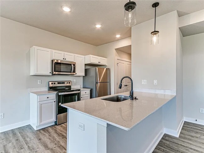 Building Photo - 6941 Holly Ct
