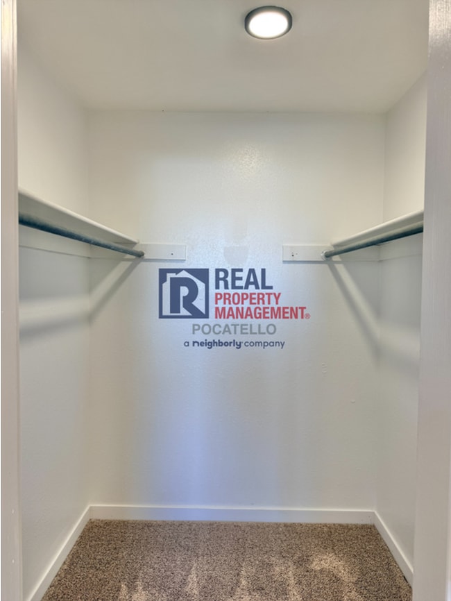 Building Photo - 2377 Gail Dr.