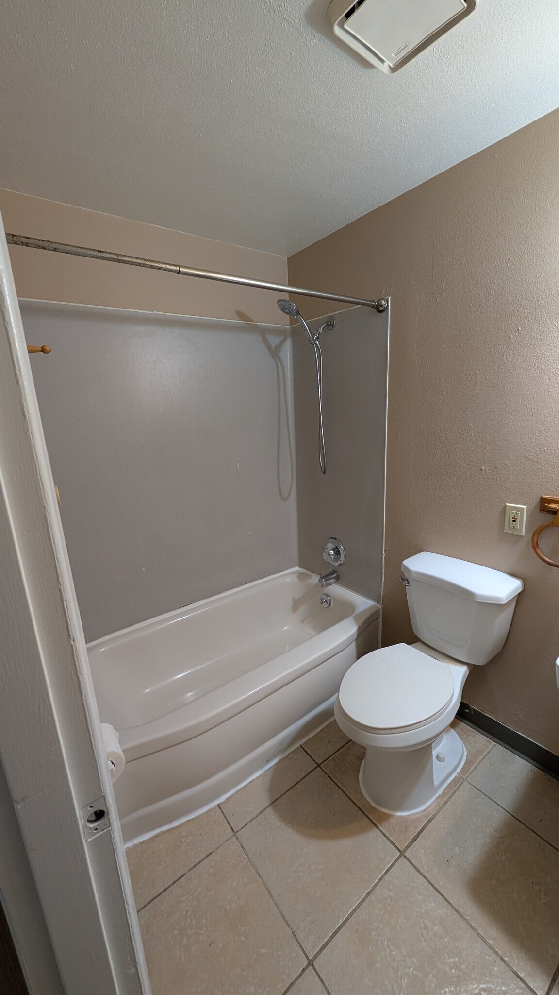 Building Photo - 3736 SE 165th Ave