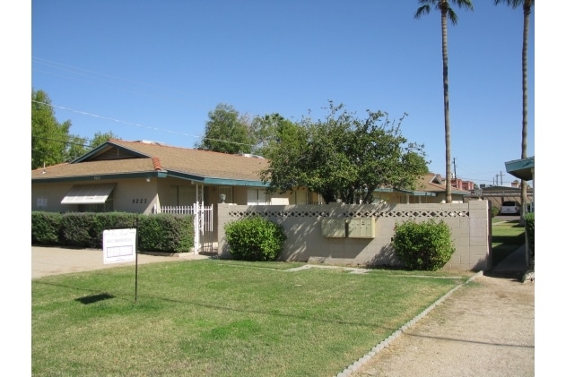 Primary Photo - The Quad