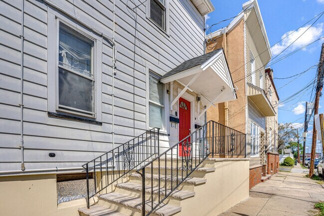 Building Photo - 15 Green Ct