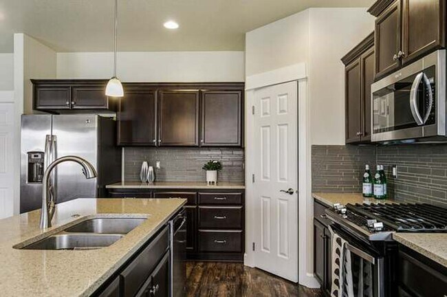 Building Photo - Beautiful home in a newer neighborhood on Bend's Eastside