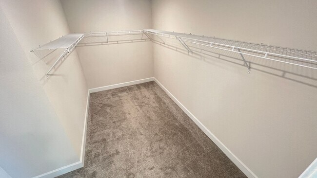 Building Photo - Beautiful Harmony Central Water Front Home AVAILABLE NOW!