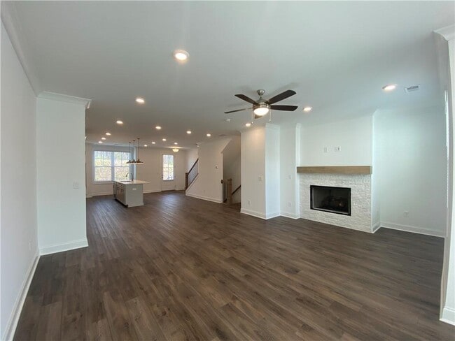 Building Photo - 805 Green Sapling Trl