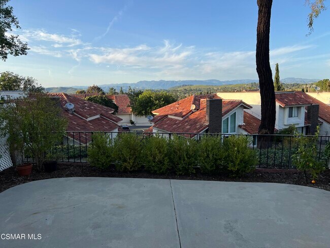 Building Photo - 647 Blue Oak Ave