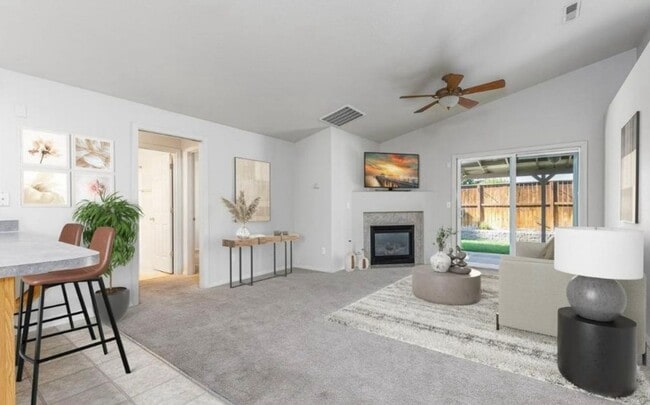 Building Photo - Stunning 3 Bedroom in West Pasco with RV Parking!!