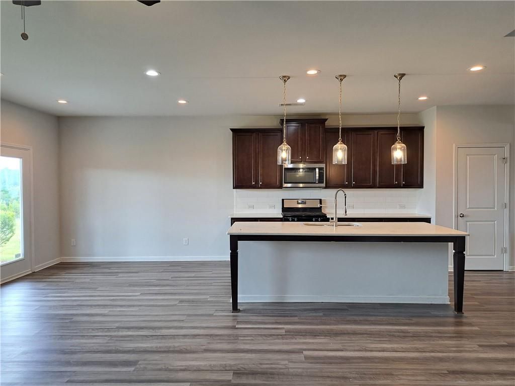 Building Photo - 3329 Long Creek Dr