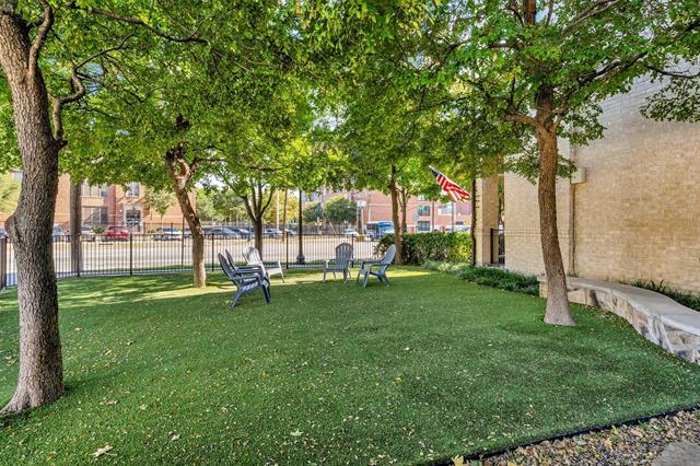 Building Photo - 3835 Cole Ave