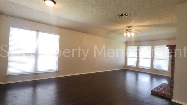 Building Photo - 4829 Egret St
