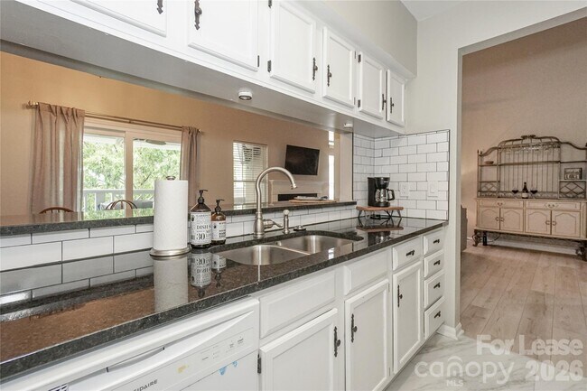 Building Photo - 20105 Henderson Rd