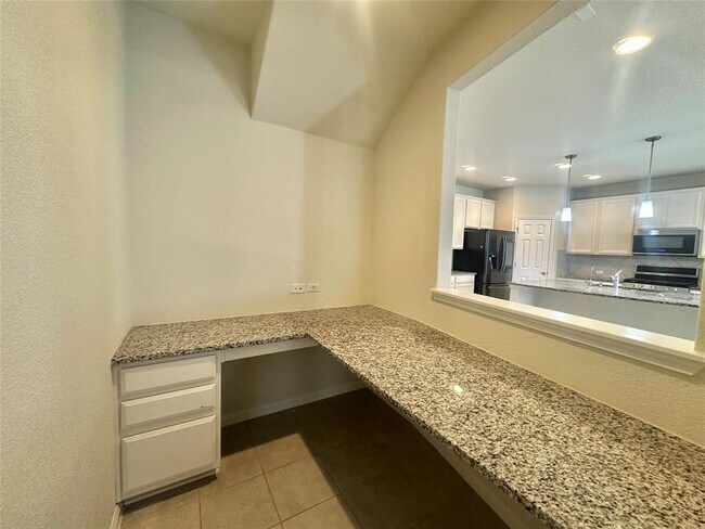 Building Photo - 7211 Loggia Pl
