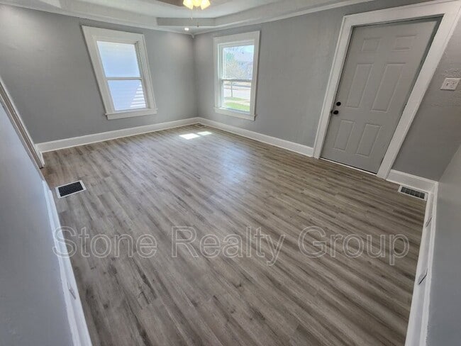 Building Photo - 3008 Fenwood Ave