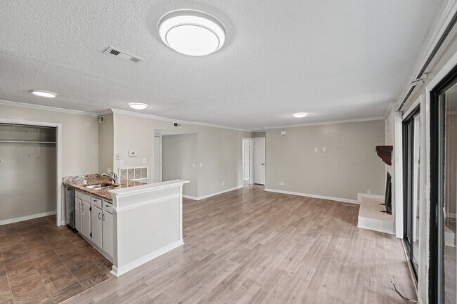 Building Photo - 10971 Harrowfield Rd
