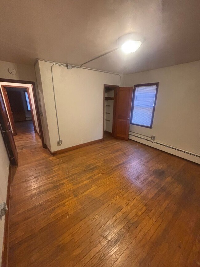 Building Photo - Cute house for Rent