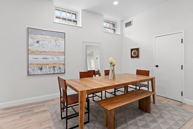 Building Photo - 65 Glen Rd