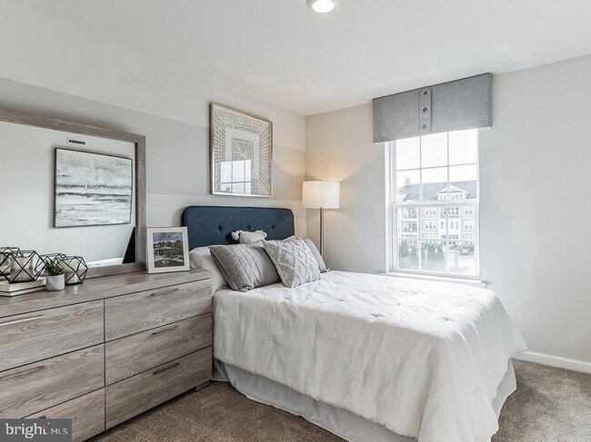 Building Photo - 216 Macoun Way