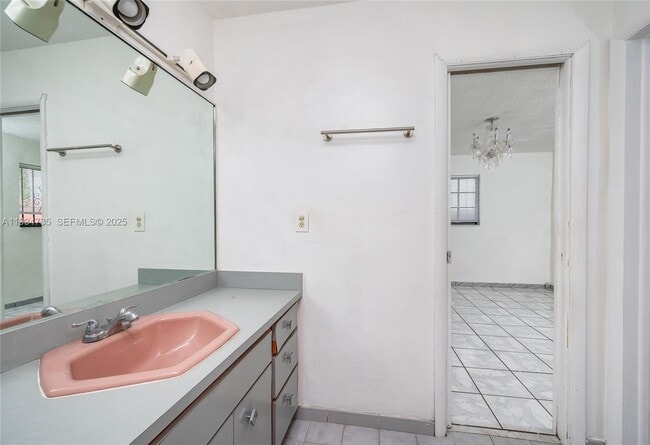 Building Photo - 201 NW 34th Ave