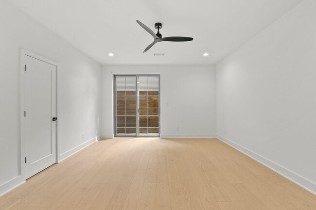 Building Photo - Exclusive Montrose Residence W/ High-End D...