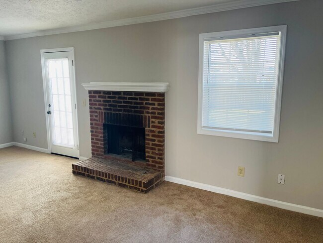 Building Photo - Welcome to Smyrna! Prime location, newly renovated, private fenced backyard, must see!