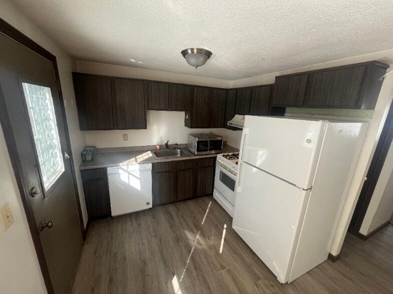 Building Photo - 33 Glen Eagle Dr