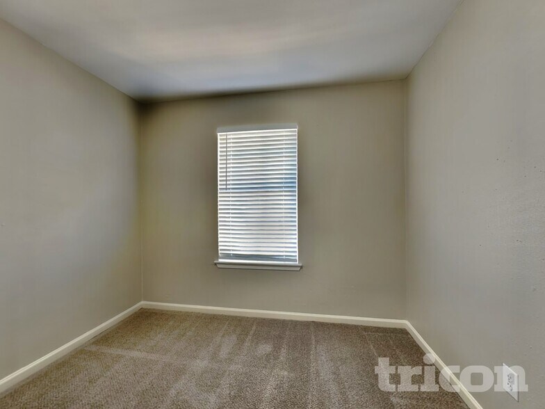 Building Photo - 1438 Peach Spring Dr