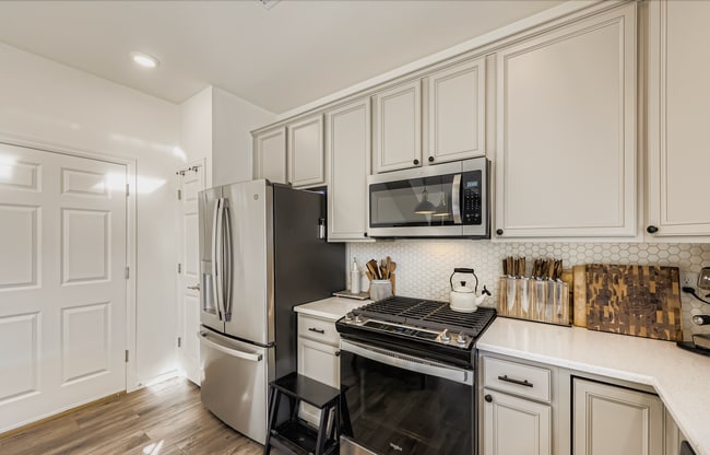 Building Photo - 1116 Highlands Dr