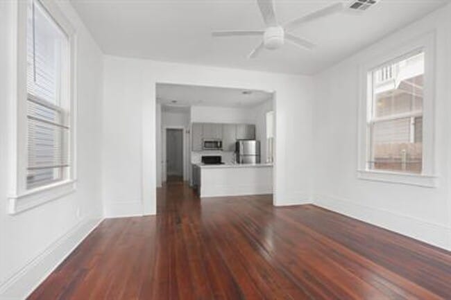 Building Photo - 1832 Baronne St