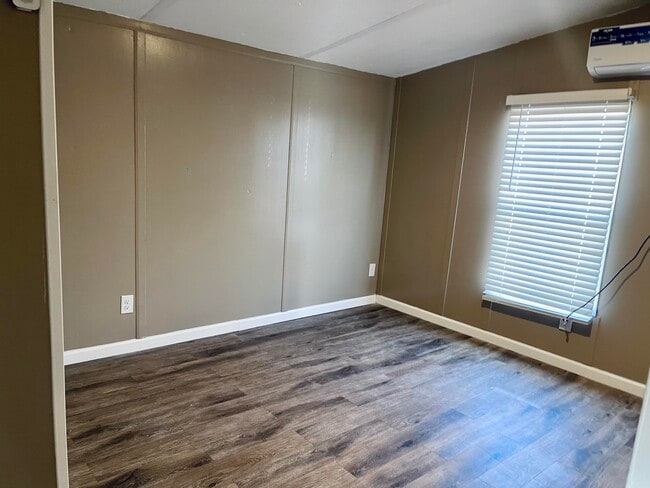 Building Photo - 301 Vida Bonita Wy