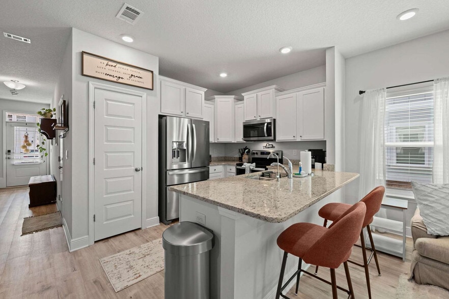 Building Photo - 12 Sandy Cv Wy