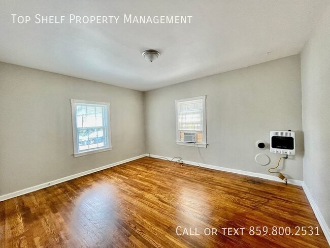 Building Photo - One Bedroom in Frankfort!