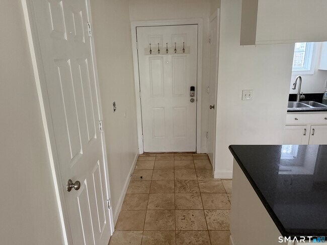 Building Photo - 213 Old Pond Ln