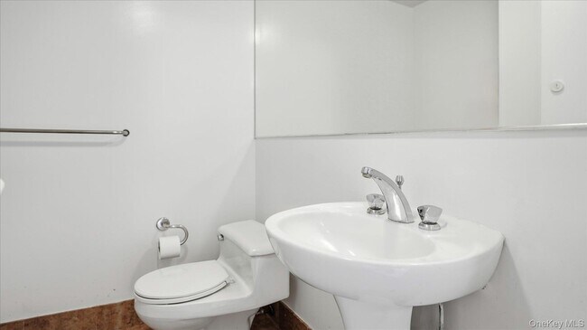 Building Photo - 100 Cutter Mill Rd