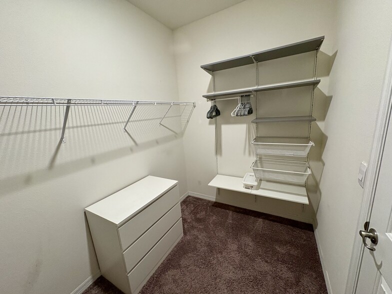 Master closet - 1620 Delphi Way