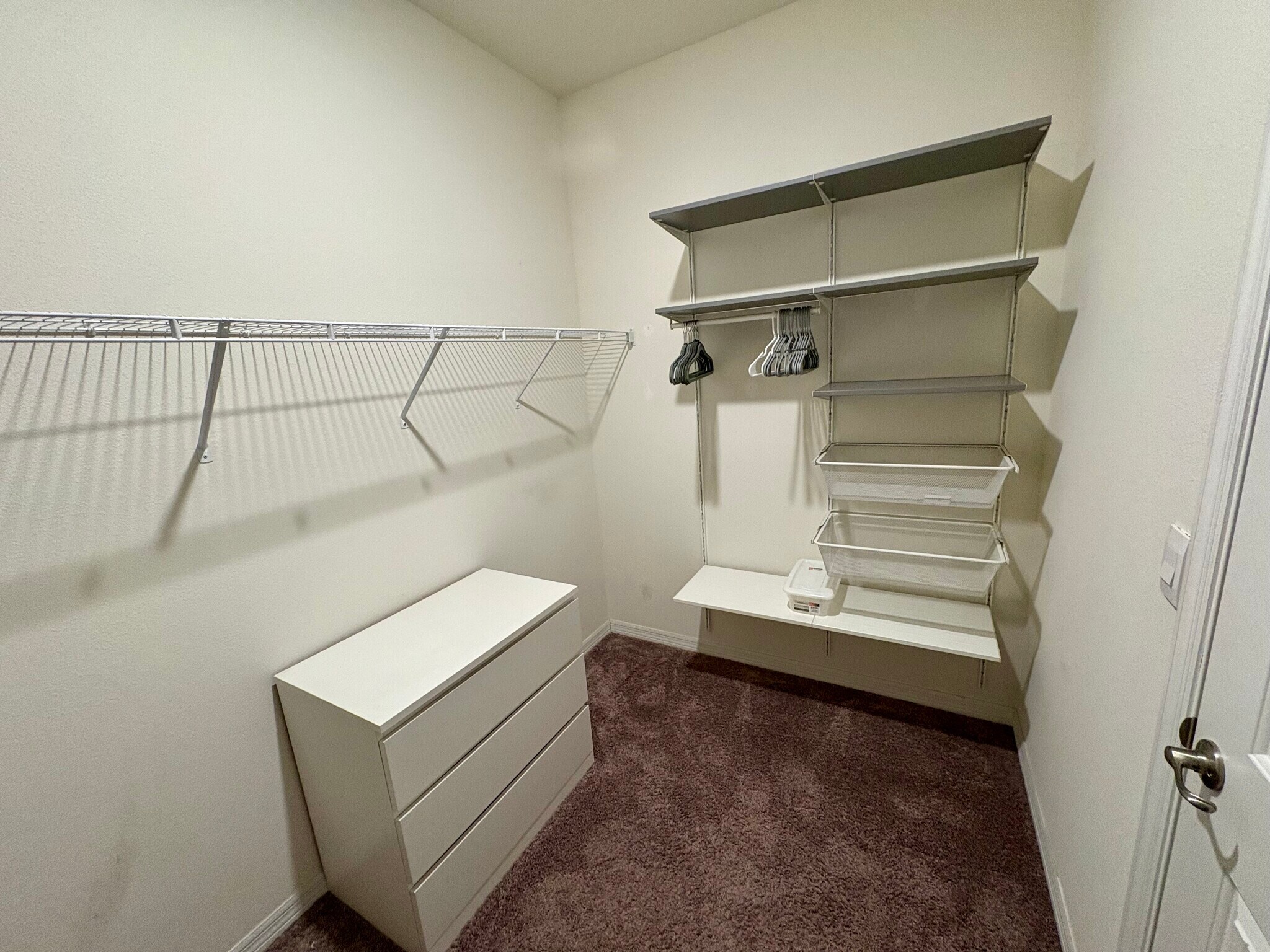 Primary bed closet, right - 1620 Delphi Way