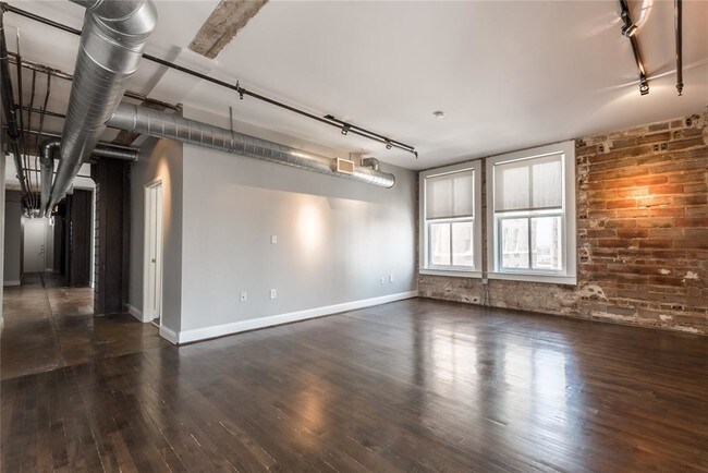 Building Photo - 909 Texas St