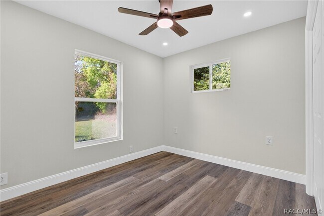 Building Photo - 618 Spruce St