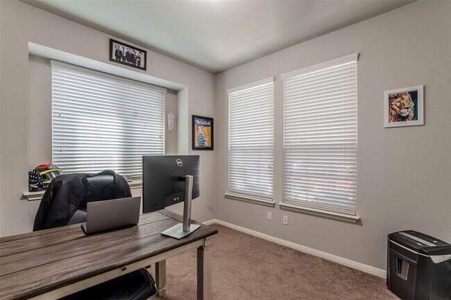 Building Photo - 352 S Brook Dr