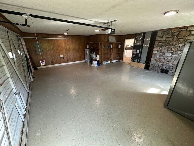 Building Photo - 5159 Saundersville Rd