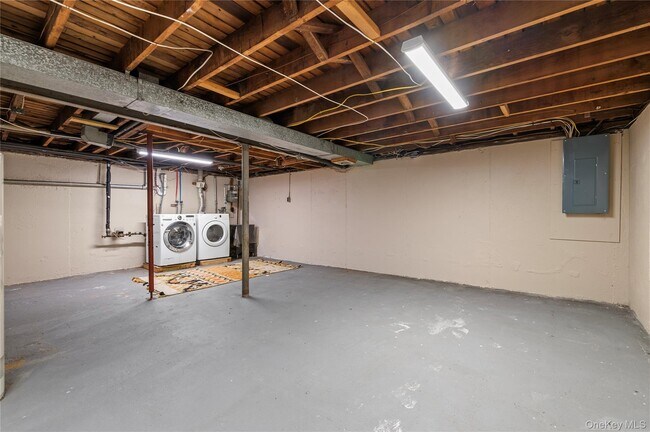 Building Photo - 7 Kroll St
