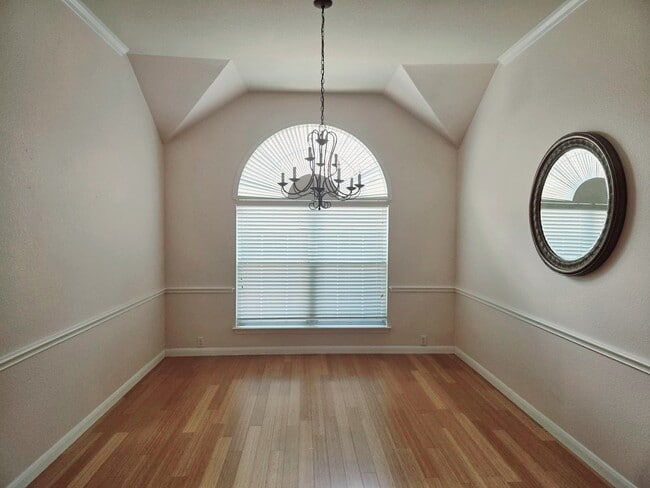 Building Photo - 10605 Lord Derby Dr