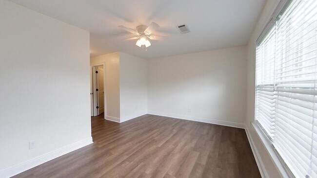 Building Photo - 107 Andee Way
